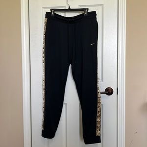 Nike joggers xl